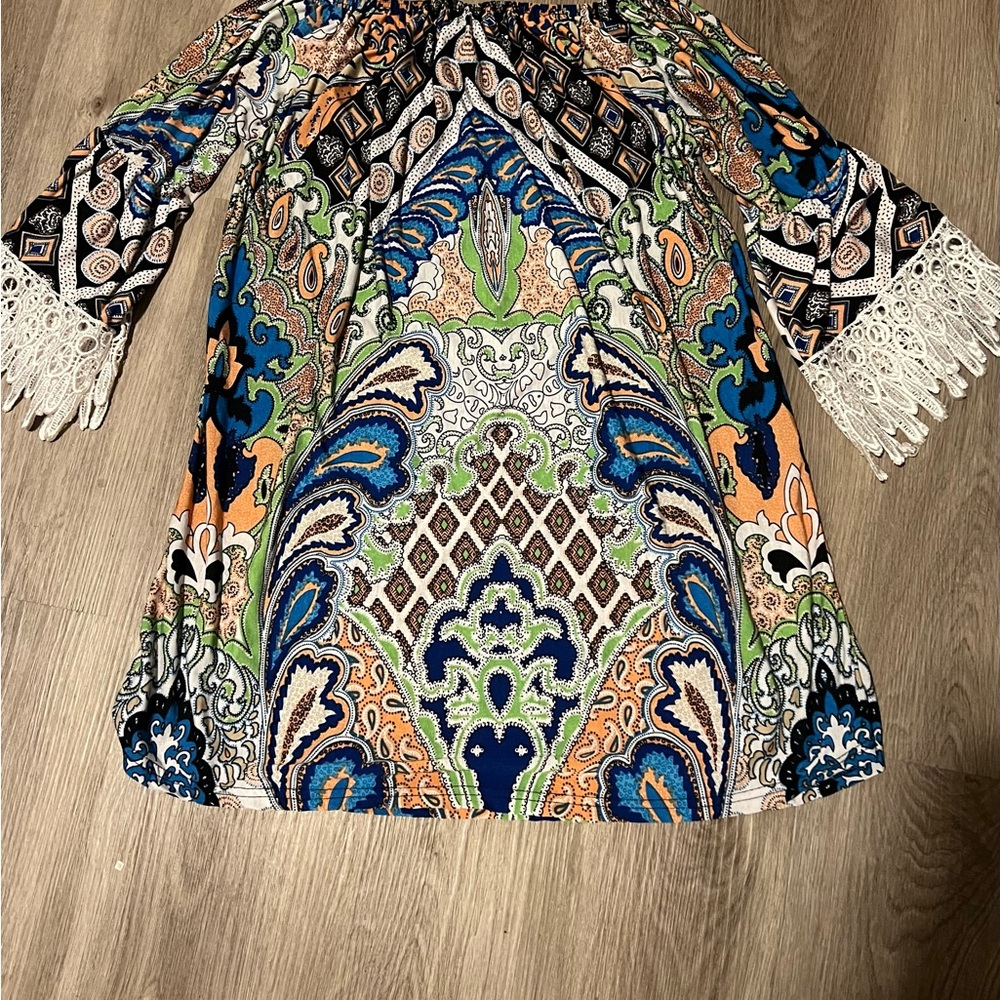 WinWin Multicolor Paisley Blouse with Lace Trim